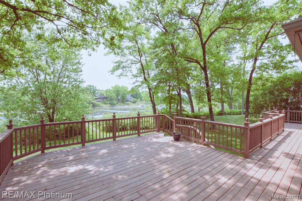 8342 ISLANDVIEW Court, Brighton, MI 48114 — Photo 6