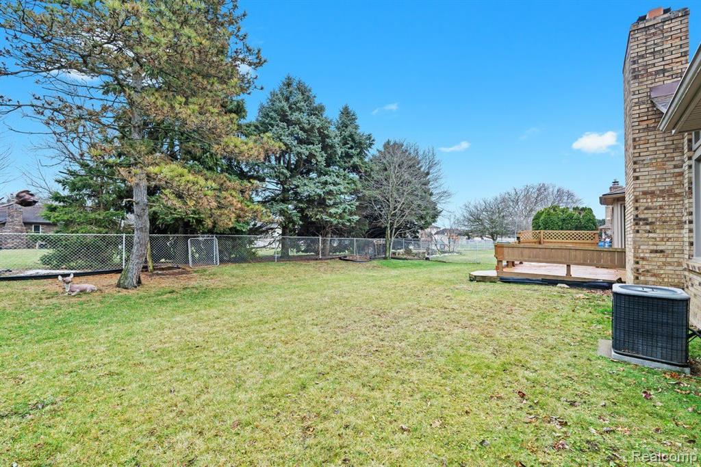 46690 BARBARA Drive, Macomb, MI 48044 — Photo 39