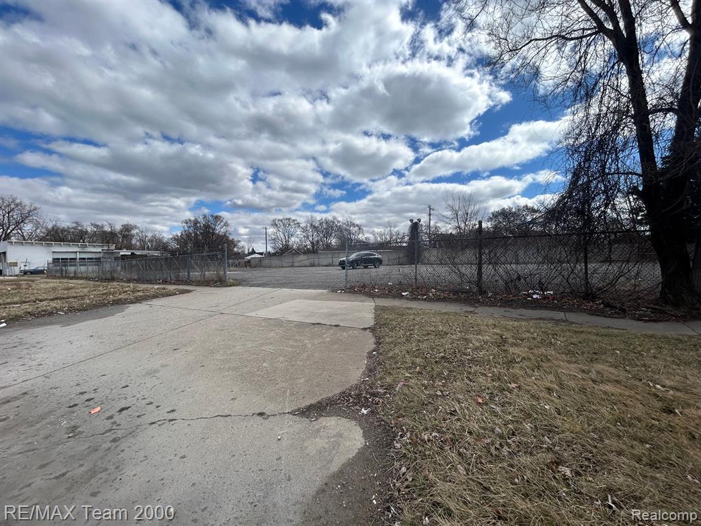 2400 S SCHAEFER Highway
