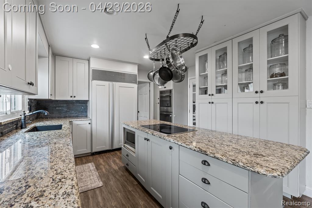 3226 Hartslock Woods Drive, West Bloomfield, MI — Photo 13