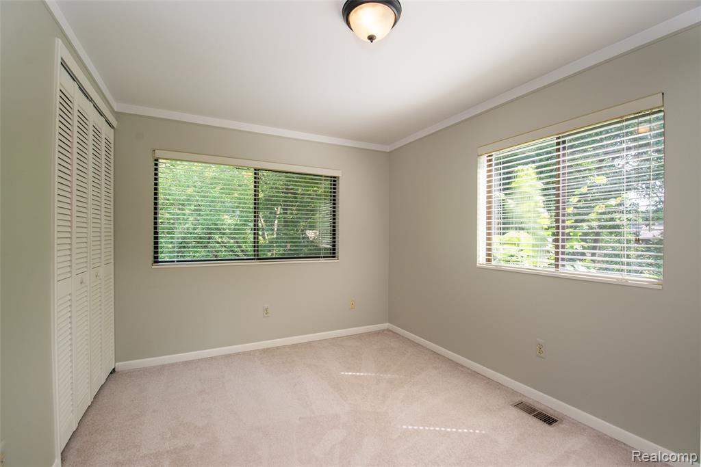 8878 Minne Wanna Road, Independence, MI 48348 — Photo 36