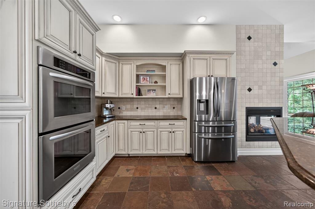 900 Hill Hollow Lane, Milford, MI 48381 — Photo 10