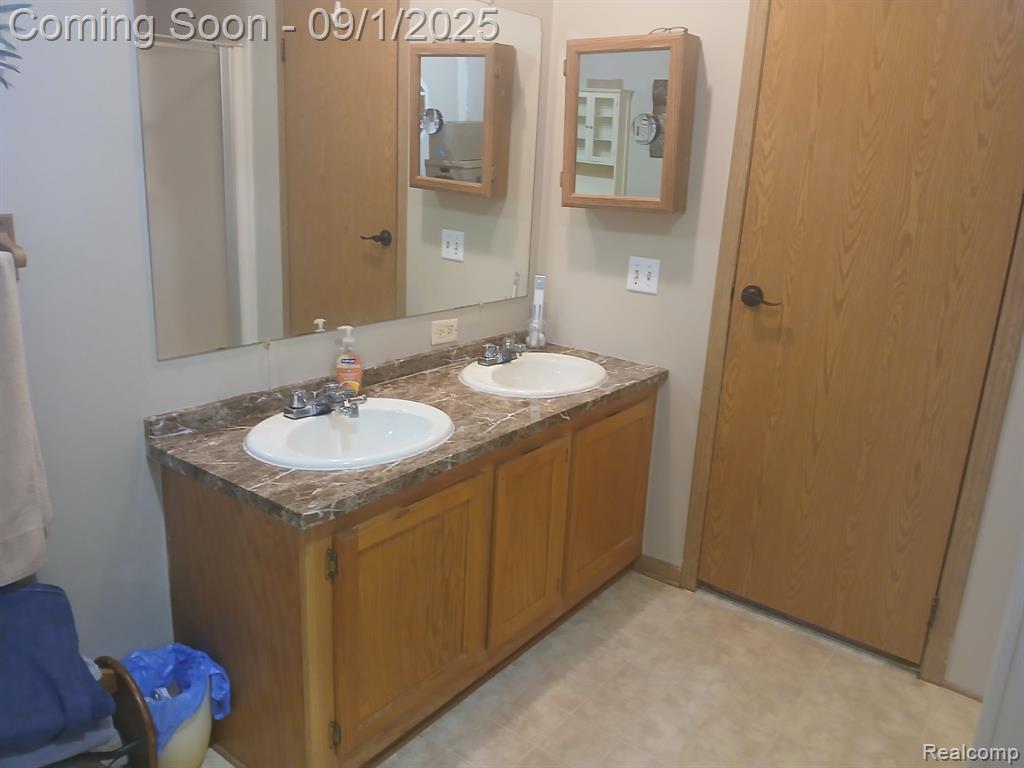 75 Carmell, Belleville, MI 48111 — Photo 12