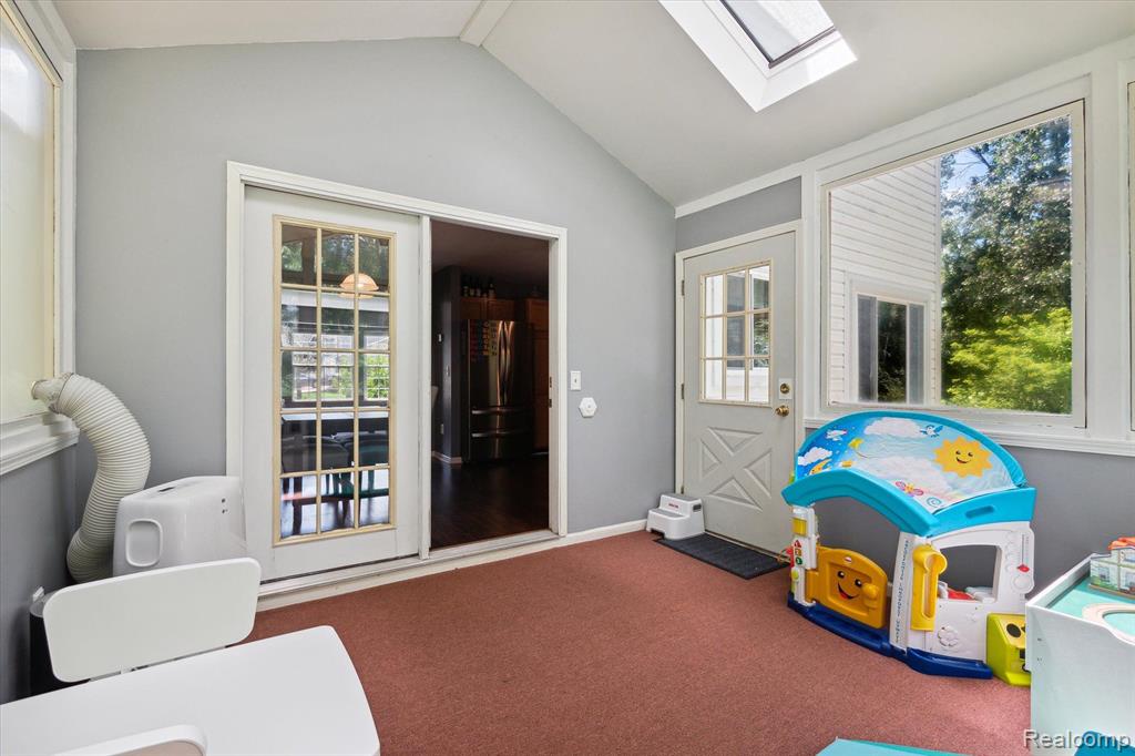 4060 STANMOOR Drive, Waterford, MI 48329 — Photo 19