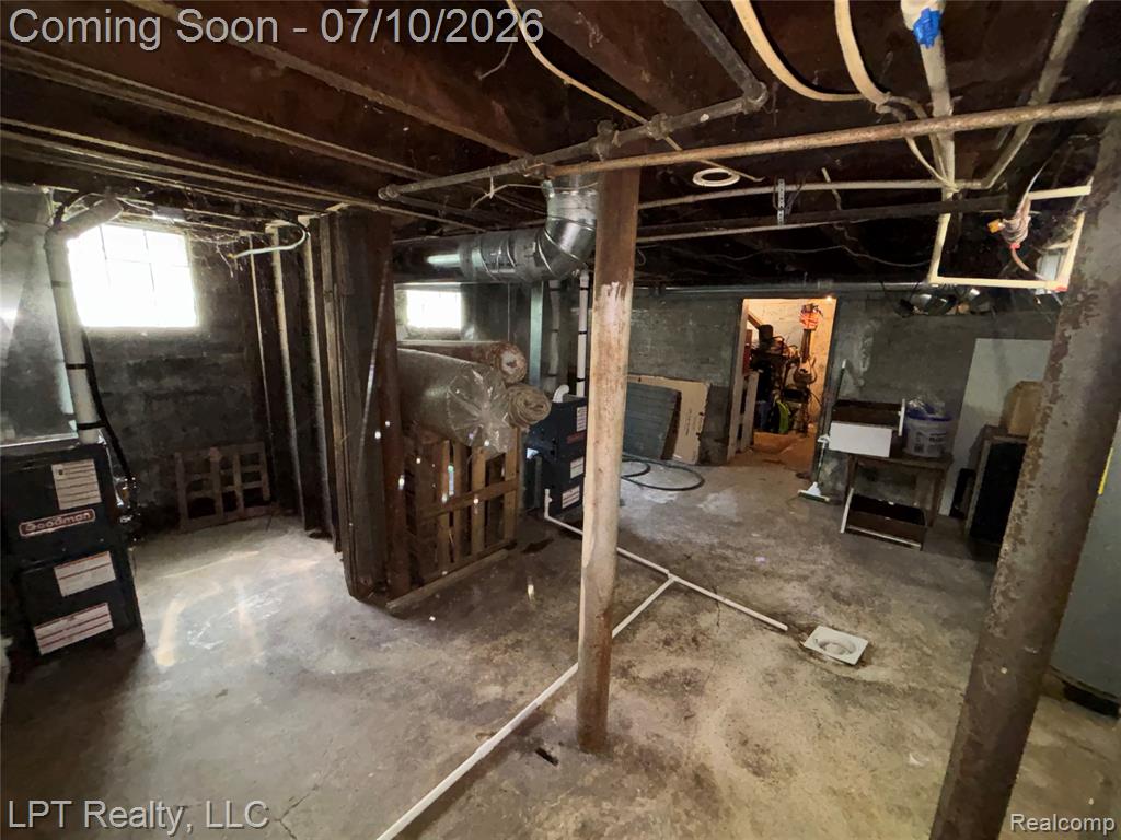 923 10th Street, Port Huron, MI 48060 — Photo 24