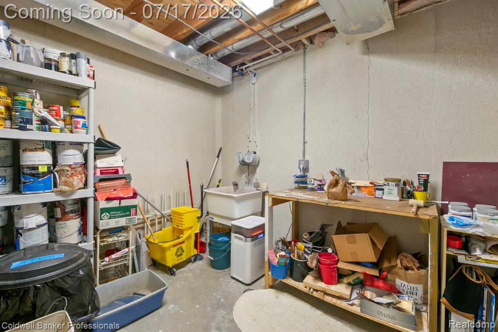 11460 Maple Valley Drive, Plymouth, MI 48170 — Photo 62