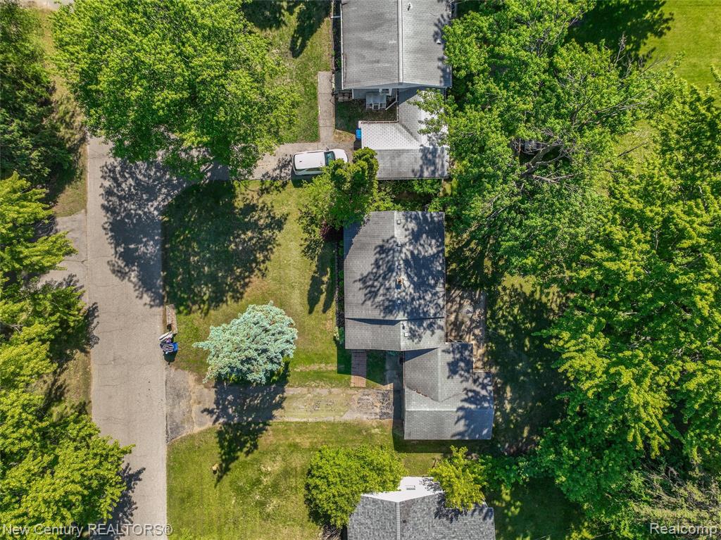 5933 Dwight Avenue, Waterford, MI 48327 — Photo 18