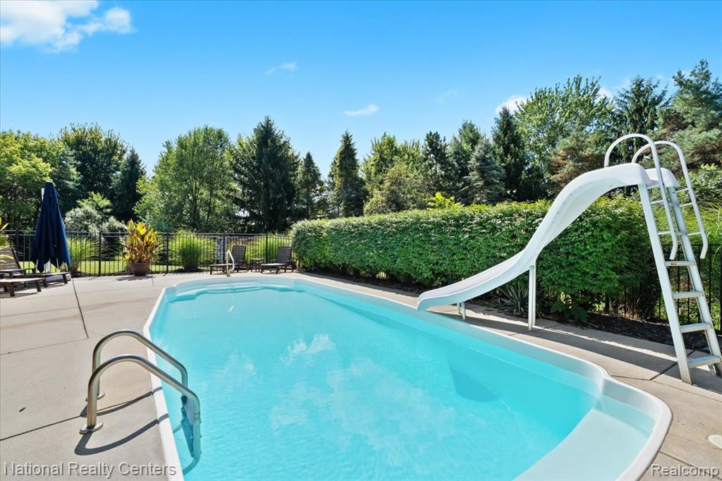4650 Cooley Lake Road, Commerce Twp, MI 48382 — Photo 32