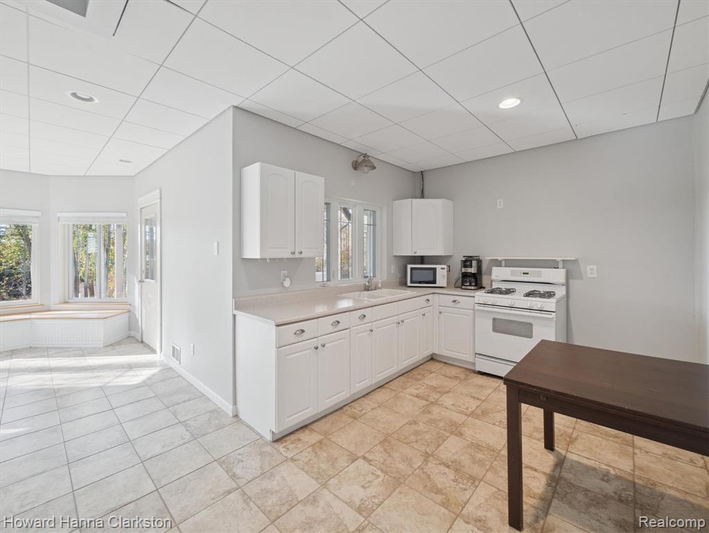 1688 Nelson Drive, Lapeer, MI 48446 — Photo 40