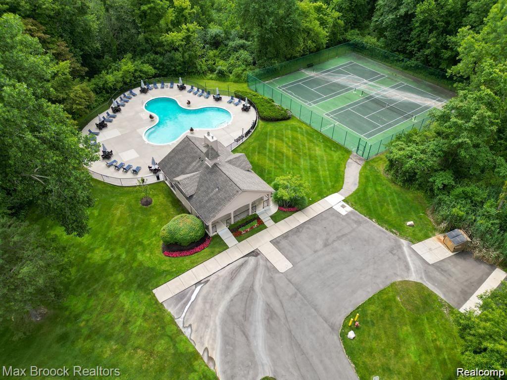 7422 AZALEA Court, West Bloomfield, MI — Photo 2