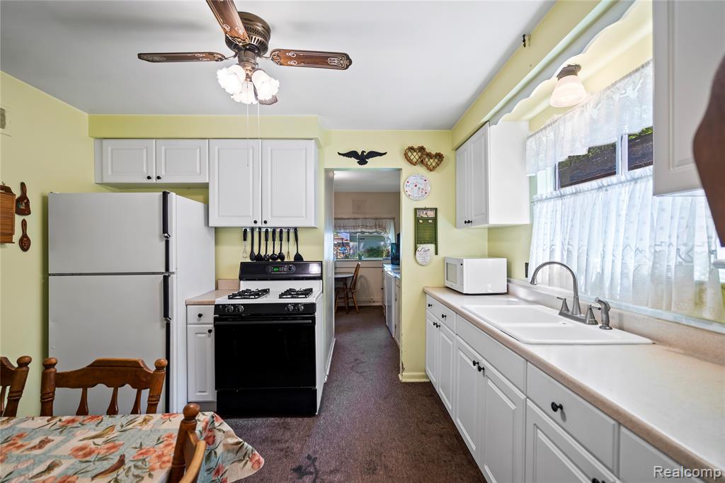4030 Letart Avenue, Waterford, MI 48329 — Photo 7