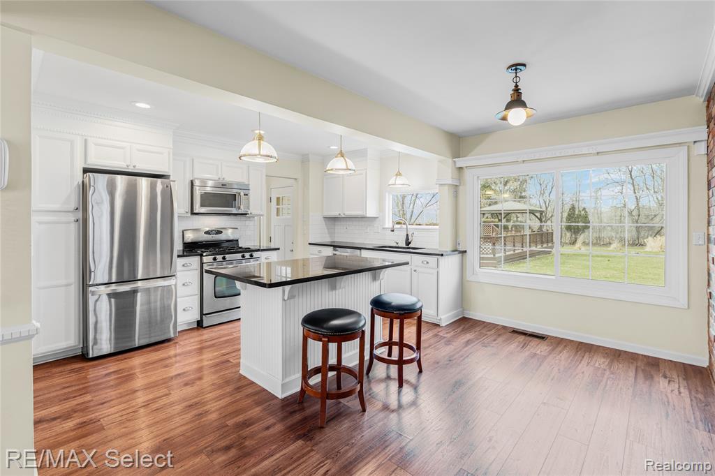 6324 Calkins Road, Flint, MI 48532 — Photo 14