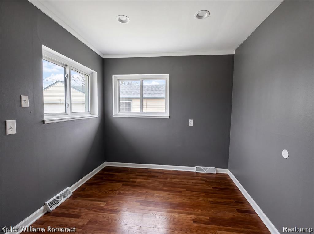 8647 Chalmers Avenue, Warren, MI 48089 — Photo 9