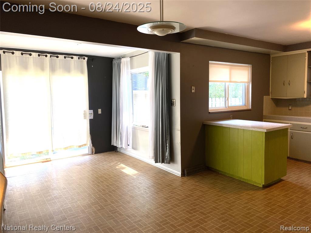 7288 Kingsbury Street, Dearborn Heights, MI 48127 — Photo 12