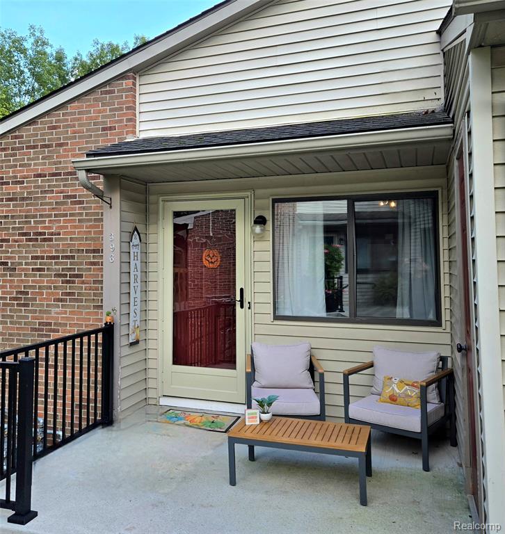 396 Spring Brooke Drive, 396, Brighton, MI 48116 — Photo 2