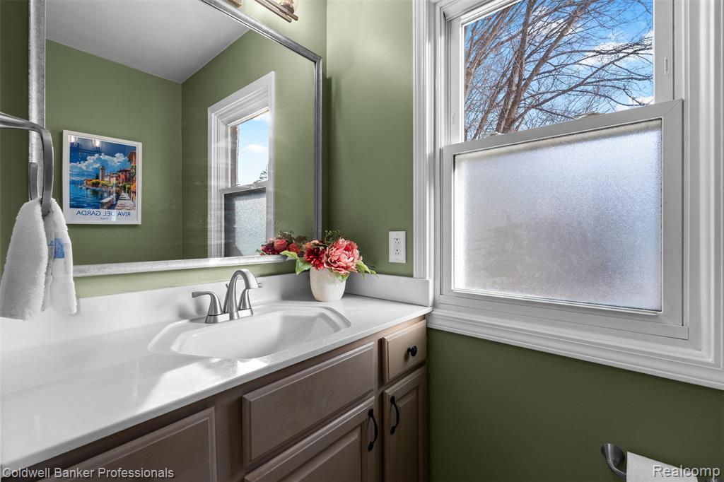 4347 Apple Valley Lane, West Bloomfield, MI 48323 — Photo 22