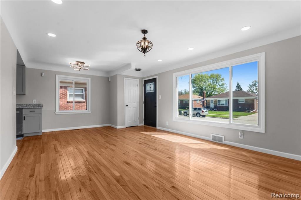 22631 Mylls Street, Saint Clair Shores, MI 48081 — Photo 3