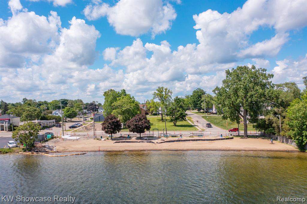 1815 E Lake Drive, Novi, MI 48377 — Photo 19