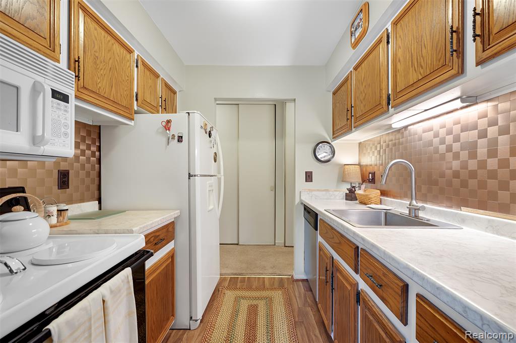 1700 Monticello Street, 2, Trenton, MI 48183 — Photo 13