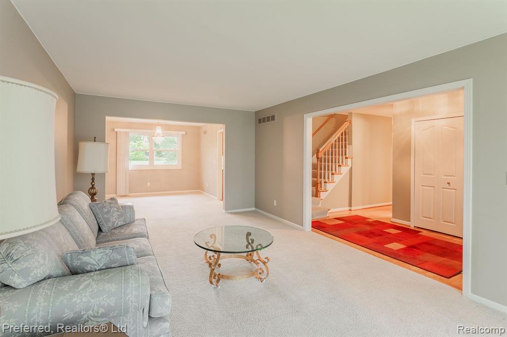 41130 WHITE HAVEN Court, Northville, MI 48168 — Photo 9