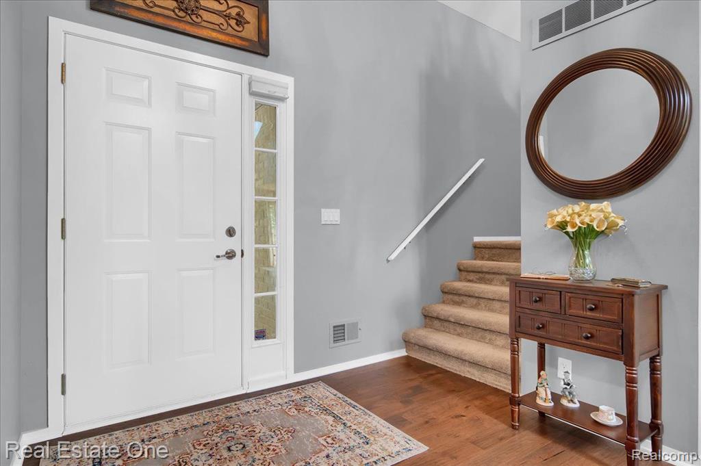 295 WINDING Brook, Commerce Twp, MI 48390 — Photo 4