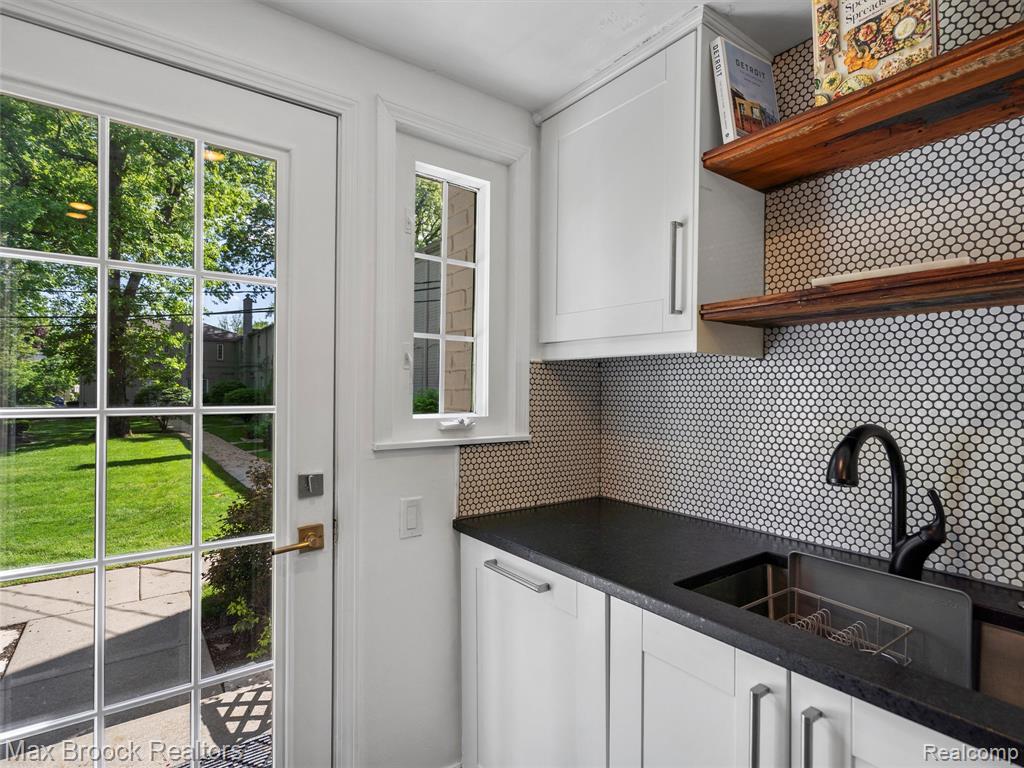 702 Graefield Court, Birmingham, MI 48009 — Photo 10