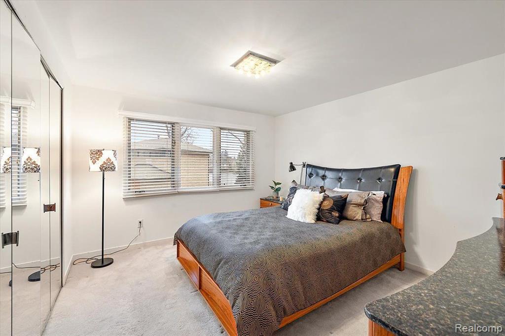 5385 POND BLUFF Drive, West Bloomfield, MI 48323 — Photo 52