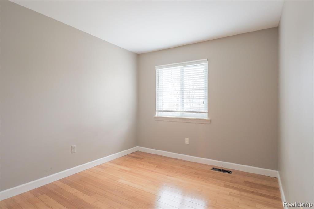 1816 SHIRE, Royal Oak, MI 48073 — Photo 21