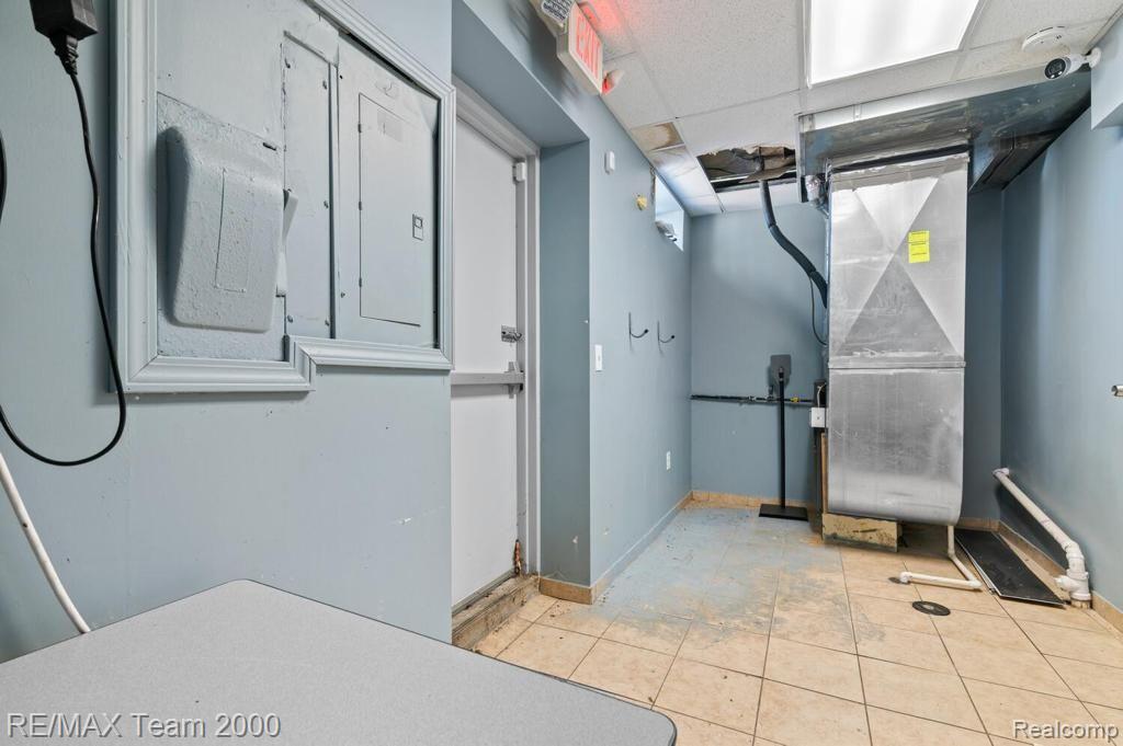 5153 S Beech Daly Street, Dearborn Heights, MI 48125 — Photo 25