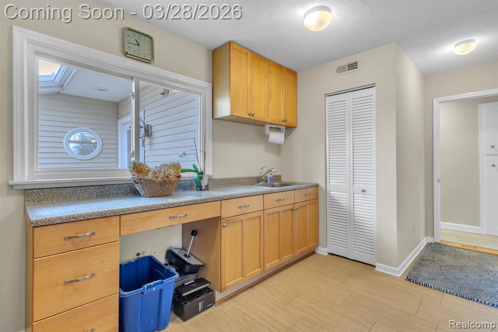 664 King Circle, Lake Orion, MI 48362 — Photo 31