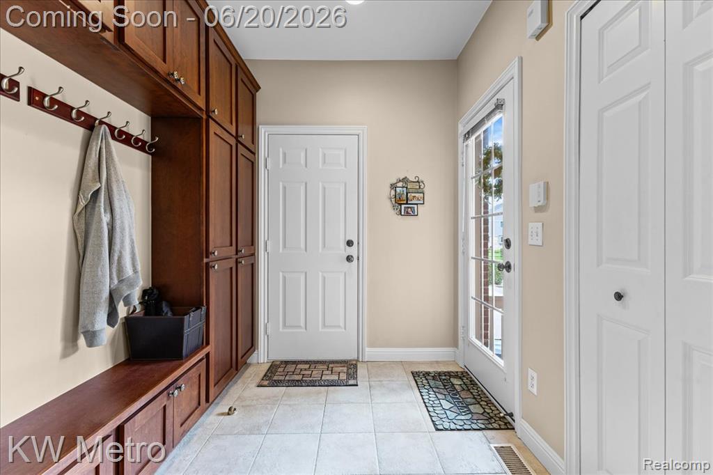 49145 White Mill Drive, Utica, MI 48317 — Photo 32
