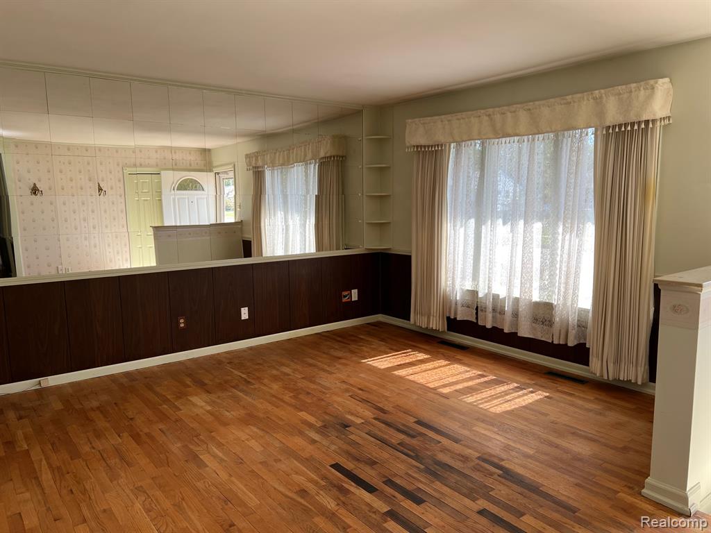 5198 Worchester Drive, Swartz Creek, MI 48473 — Photo 8