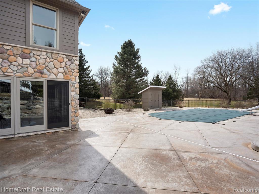 9123 SALEM FARMS Drive, South Lyon, MI 48178 — Photo 51