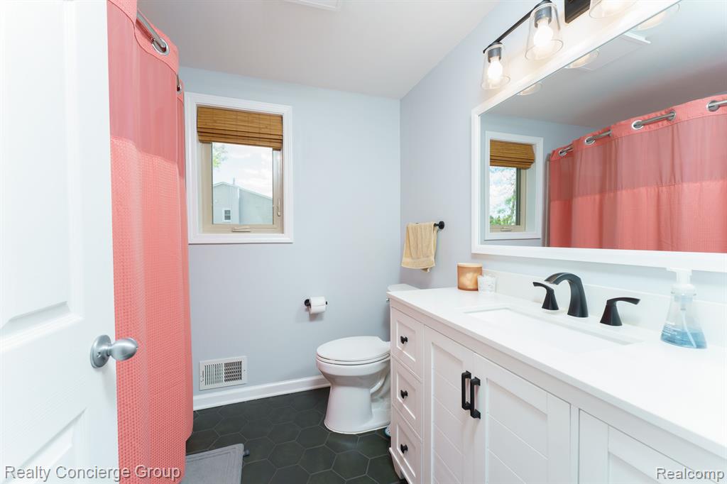 455 EAGLE Way, South Lyon, MI 48178 — Photo 19