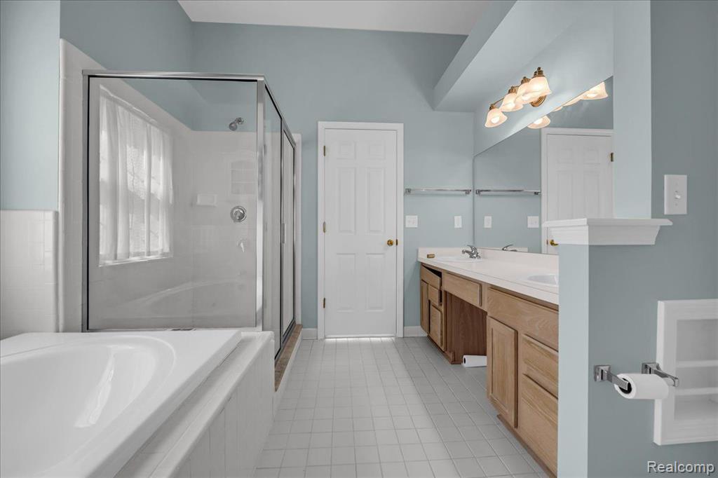 4134 ASPEN Circle, Grand Blanc, MI 48439 — Photo 17