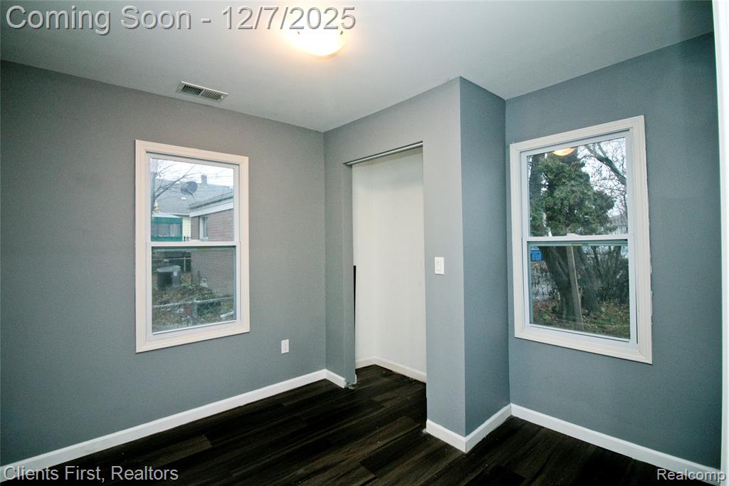 5654 Bedford Street, Dearborn Heights, MI 48125 — Photo 11