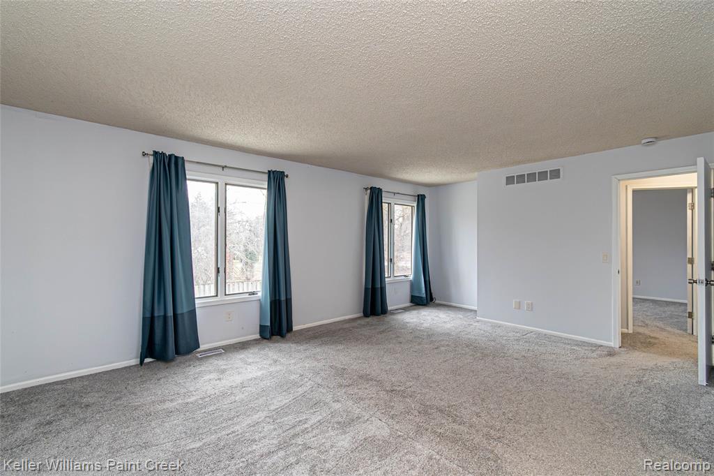 5700 Point Of The Woods Drive, West Bloomfield, MI 48324 — Photo 53