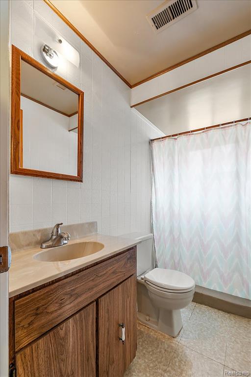 4215 Lexington Drive, Trenton, MI 48183 — Photo 18