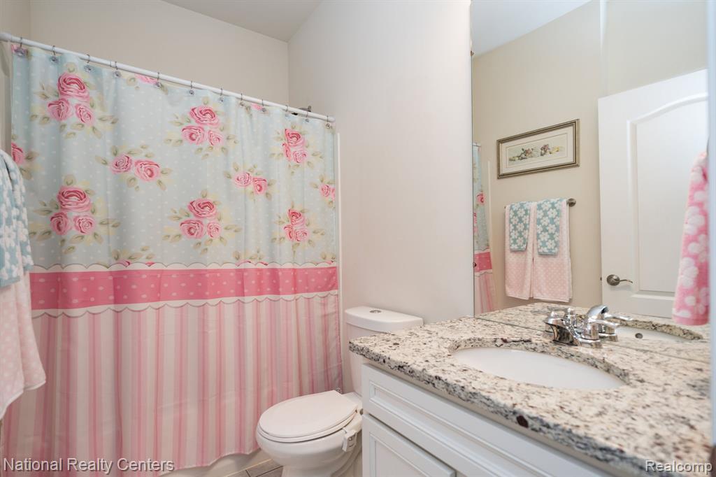 1233 Lark, Lake Orion, MI — Photo 23
