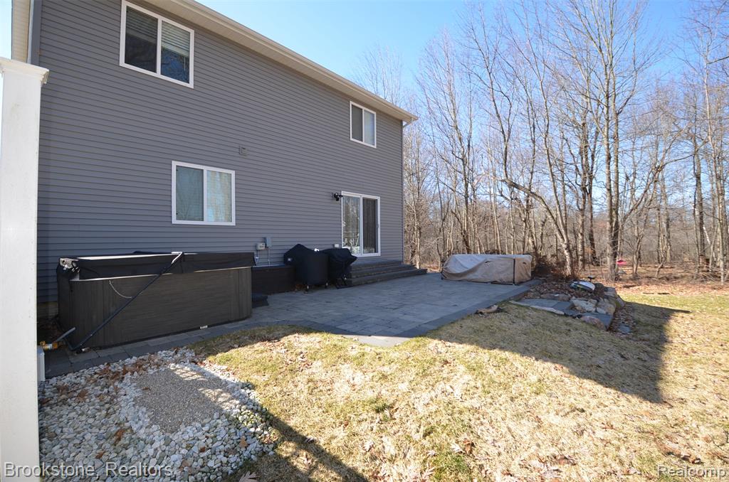 350 Fountain Park Drive, Waterford, MI 48327 — Photo 36
