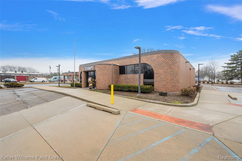5510 Richfield Road, Flint, MI 48506 — Photo 7