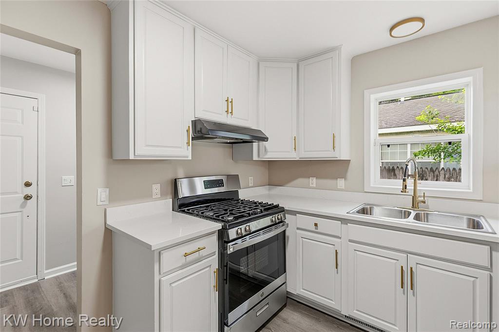 421 1st Avenue, Pontiac, MI 48340 — Photo 8