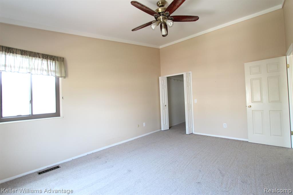 22180 Pondview, Novi, MI — Photo 18
