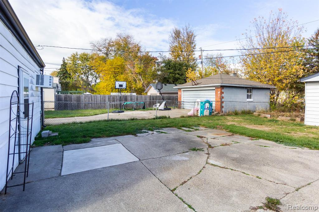 7481 Gerald Avenue, Warren, MI 48092 — Photo 28