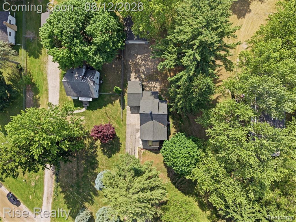 2449 N Genesee Road, Burton, MI 48509 — Photo 35