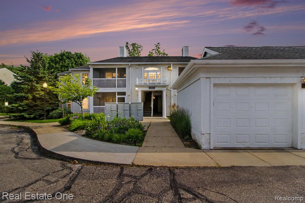 2271 S Main Street, Ann Arbor, MI 48103