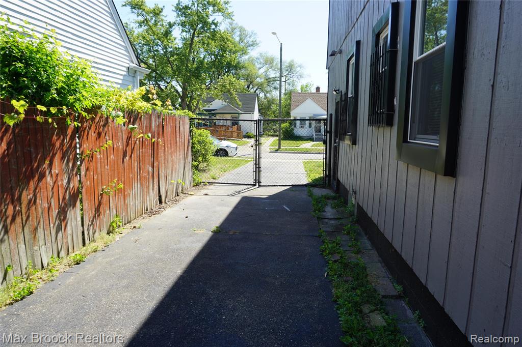 20009 Indiana Street, Detroit, MI 48221 — Photo 21