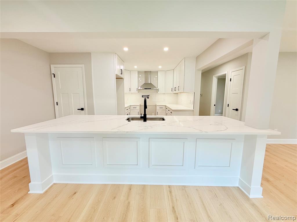21805 Downing Street, Saint Clair Shores, MI 48080 — Photo 12