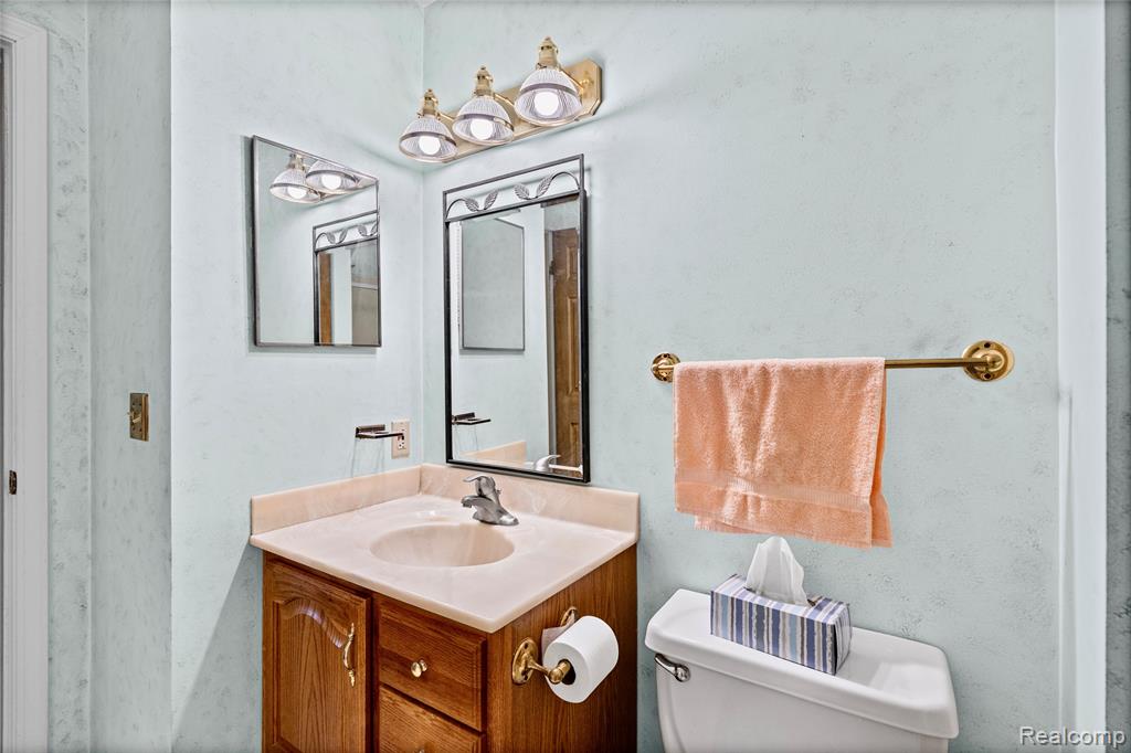 6059 Stockbridge Commons Trail, Grand Blanc, MI 48439 — Photo 24