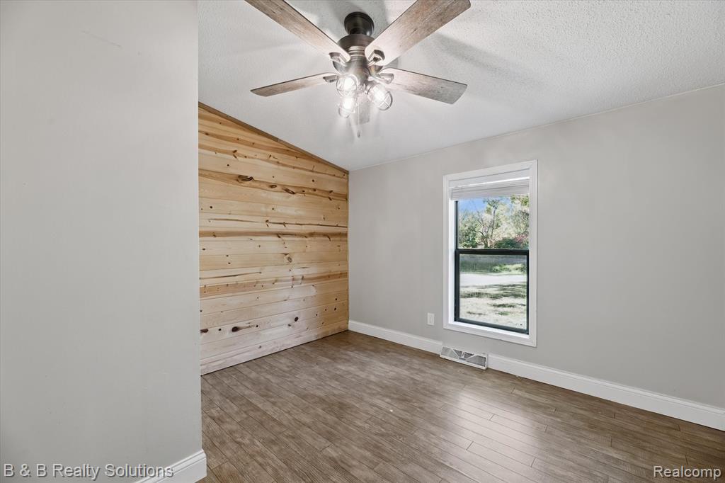 6692 JONES Road, North Branch, MI 48461 — Photo 18